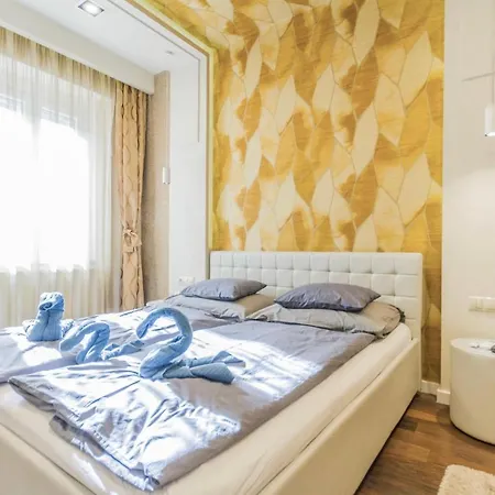 Chain Bridge Studio * Budapest