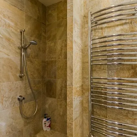 Chain Bridge Studio Apartment Budapest