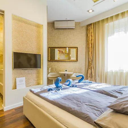 Apartment Chain Bridge Studio *