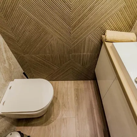 Chain Bridge Studio Apartment *